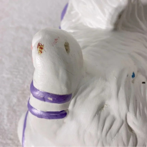 Vintage 1984 White Ceramic Cat Statue Playing W Purple Ball Of Yarn Kitty  Meow - Picture 11 of 16